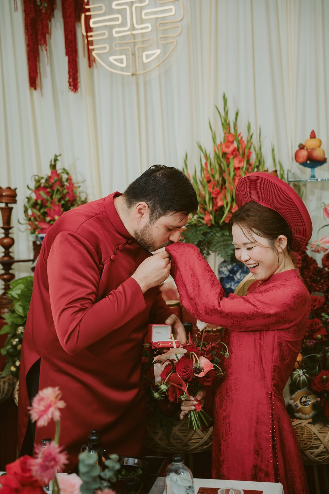 Một cái chạm — Phát & Anh